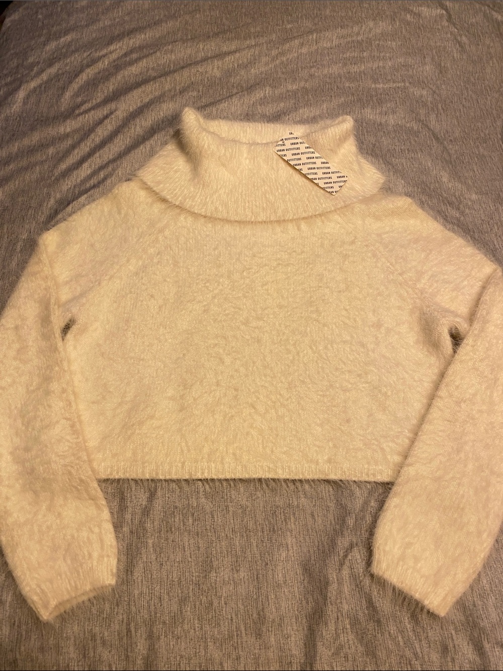 Urban Outfitters Ivort Turtle Neck Cropped Sweater Super Soft Women’s Sz S NWT